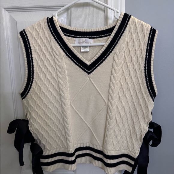 Altar'd State Cream and Black V-Neck Sweater - Picture 3 of 4